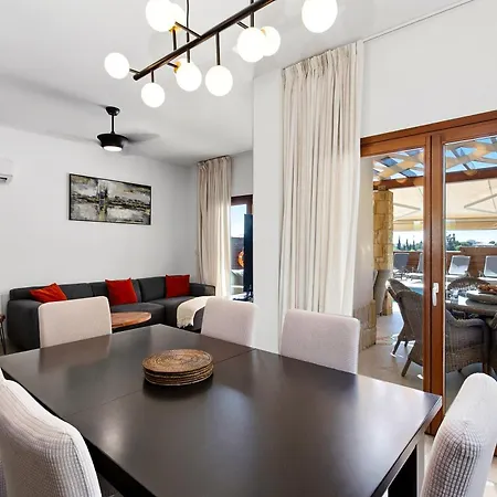 Vilă Modern Hg08 Pyrinas With Amazing Golf Views, In Heart Of Aphrodite Hills Kouklia
