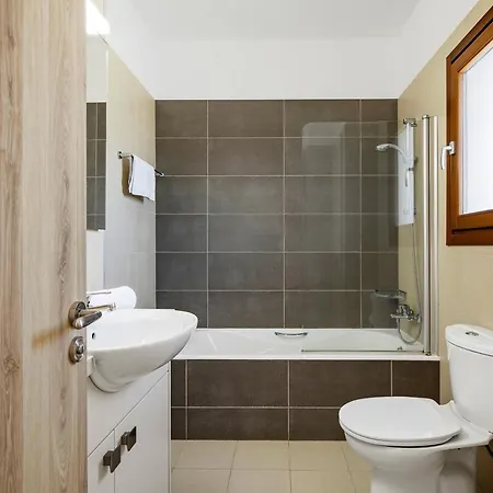 Modern Hg08 Pyrinas With Amazing Golf Views, In Heart Of Aphrodite Hills Kouklia