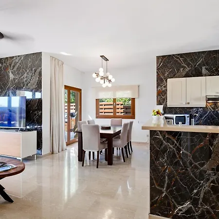 Vilă Modern Hg08 Pyrinas With Amazing Golf Views, In Heart Of Aphrodite Hills