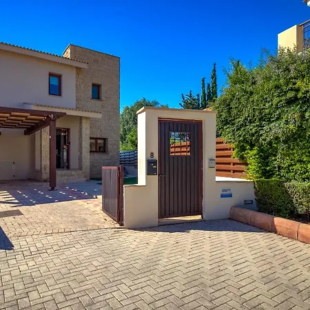 Modern Hg08 Pyrinas With Amazing Golf Views, In Heart Of Aphrodite Hills Kouklia