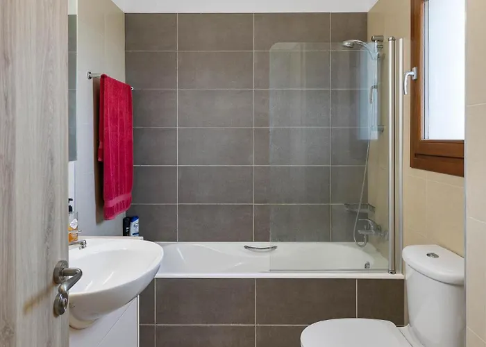 Modern Hg08 Pyrinas With Amazing Golf Views, In Heart Of Aphrodite Hills Villa Kouklia