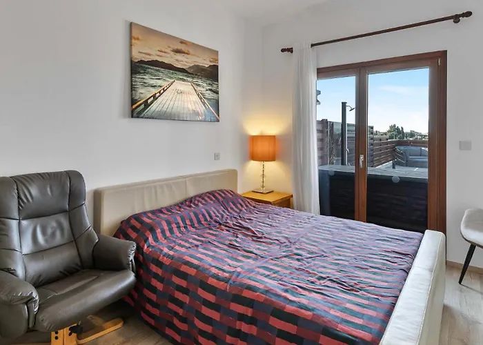 Vila Modern Hg08 Pyrinas With Amazing Golf Views, In Heart Of Aphrodite Hills *