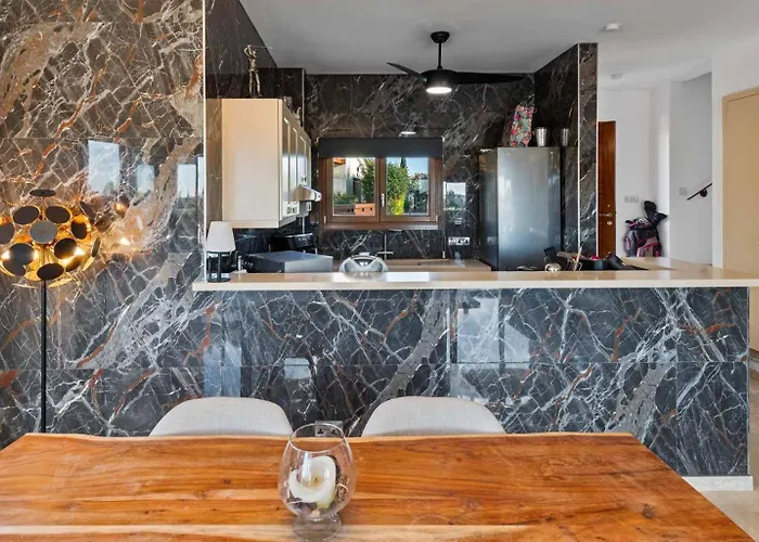 Modern Hg08 Pyrinas With Amazing Golf Views, In Heart Of Aphrodite Hills Kouklia